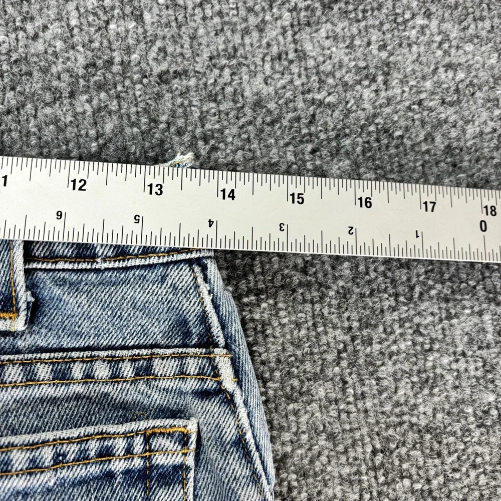 Vintage Levis 560 Jeans Mens 28x30 Blue Light Wash Relaxed Tapered Denim USA 90s